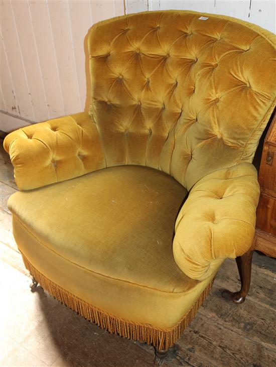 Button back armchair